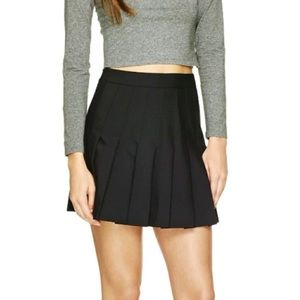 Aritzia Talula Black Pleated Mini Skirt 0